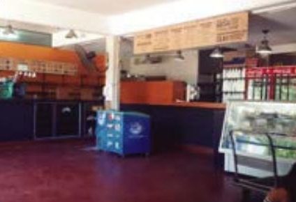 El buffet del Centro antes de 2019, con mobiliario deteriorado